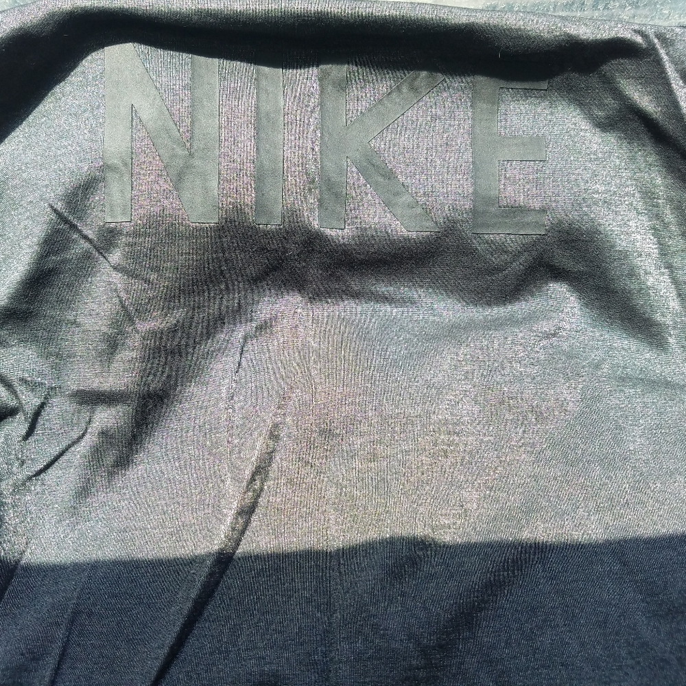 Nike Metallic Muscle Tank - Picture 4 of 4